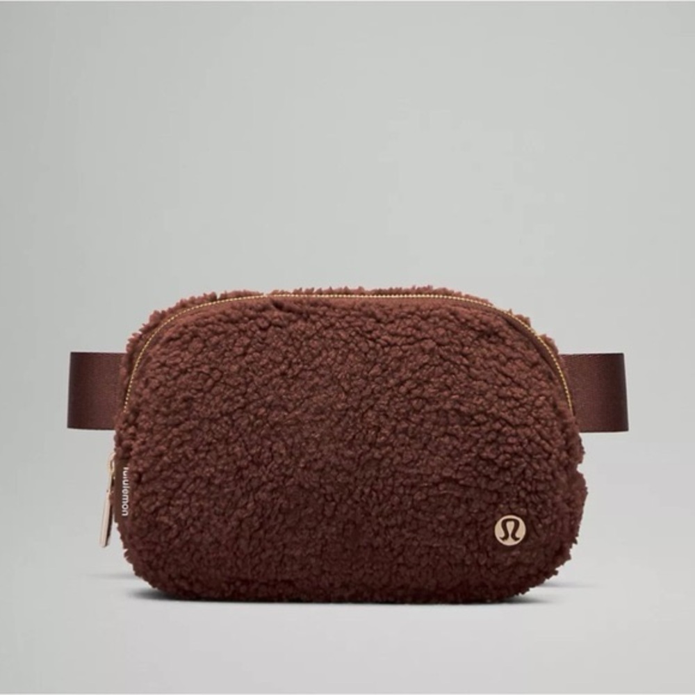 lululemon athletica Brown Sherpa Bag
